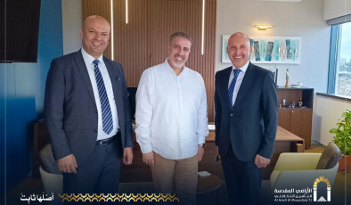 زيارة طاقم شركة الأراضي المقدسة إلى شركة فارمكس