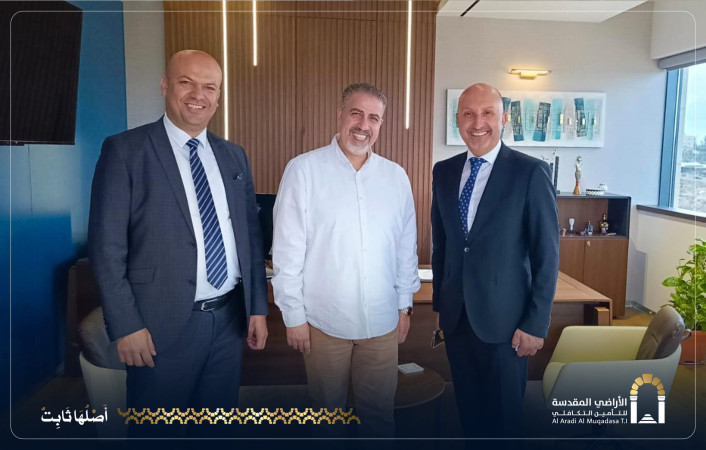 زيارة طاقم شركة الأراضي المقدسة إلى شركة فارمكس