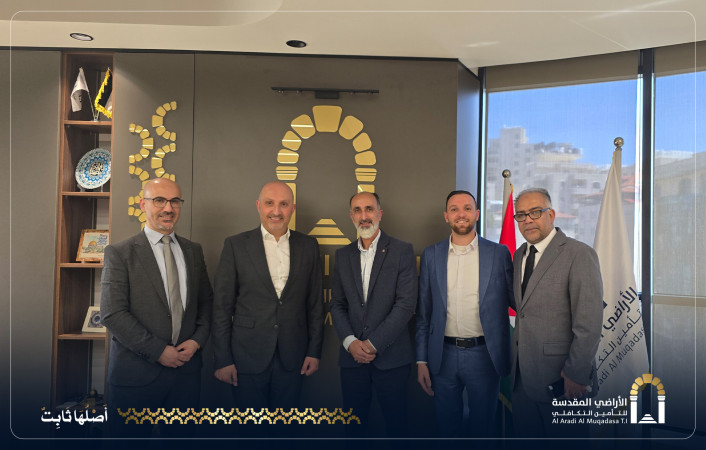 الأراضي المقدسة للتأمين التكافلي ومجلس الخدمات المشترك لإدارة النفايات الصلبة توقعان اتفاقية تقديم خدمات تأمين